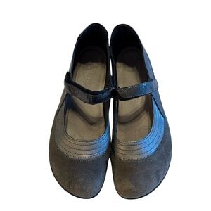 NAOT  Mary Jane Grey Suede Shoes Size 8 Made for Walking EUC